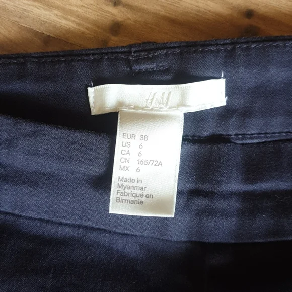 Capris - Picture 2 of 3